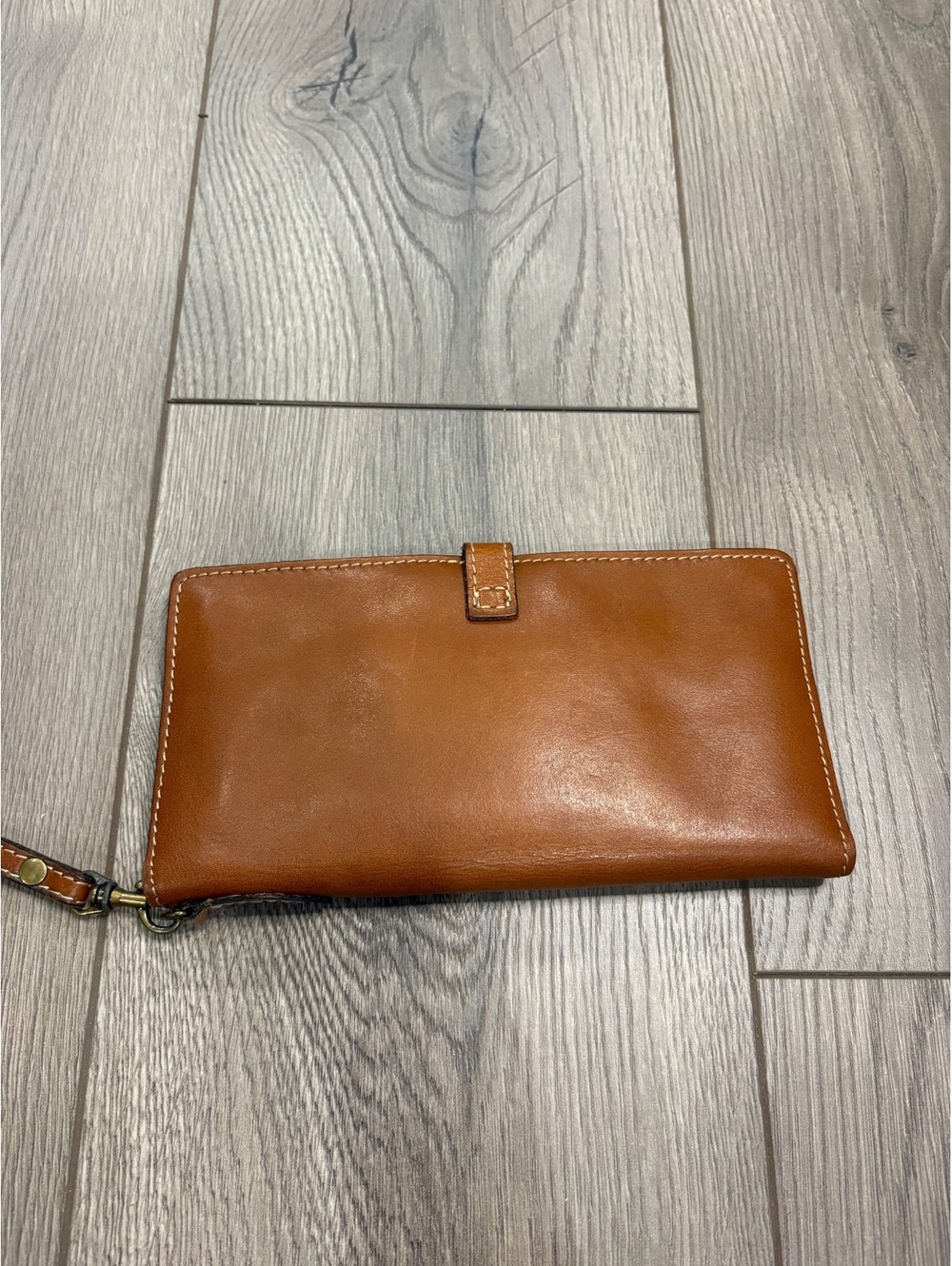 Brown leather zip around wallet Patricia Nash